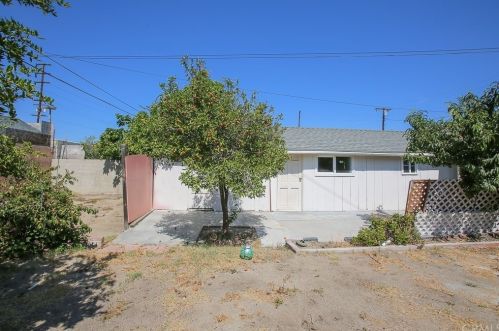 2401 Stanford St, Santa Ana CA  92704-3528 exterior