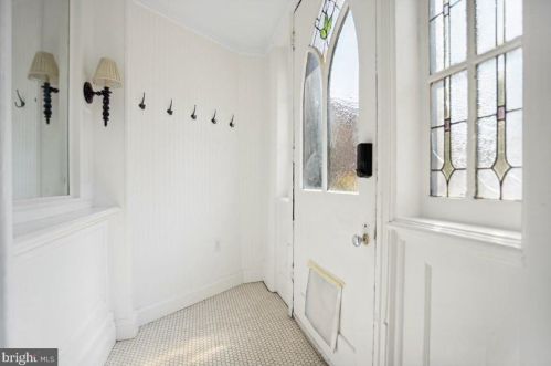 2053 Christian St, Philadelphia, PA 19146-1338