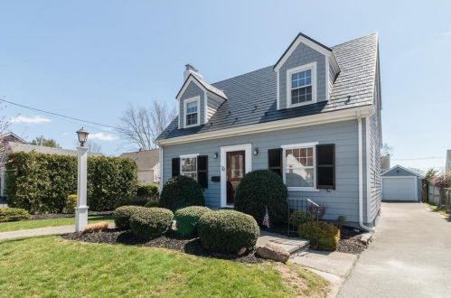 70 Columbia Ave, Warwick, RI 02888-4443