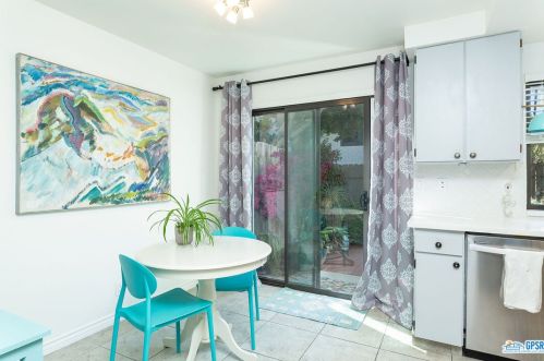 327 Mariscal Rd, Palm Springs, CA 92262-2907