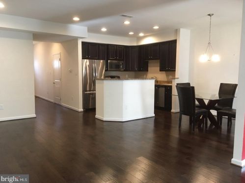 15 Sundance Dr, Trenton, NJ 08619-3968