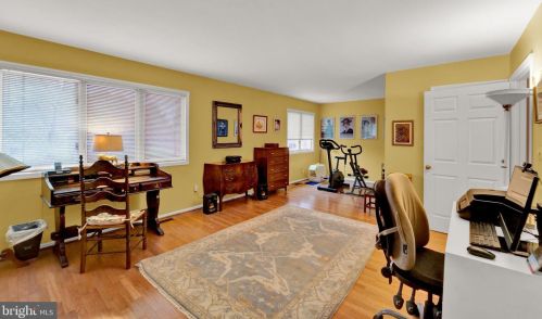5 Exeter Ct, Princeton NJ  08540-7000 exterior