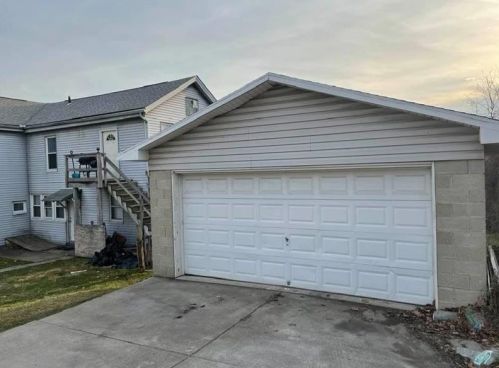 154 Monroe St, Rochester, PA 15074-2414