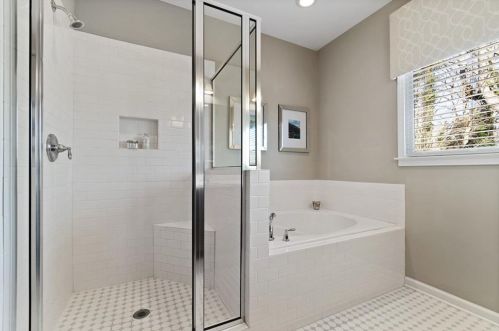 2181 Collins Ridge Dr, Atlanta GA  30318-1243 exterior