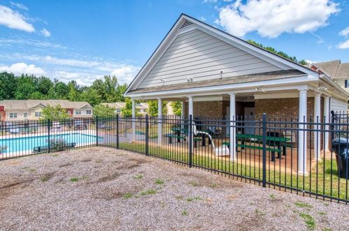 5077 Lower Elm St, Atlanta, GA 30349-1678