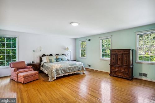 11924 Viewcrest Ter, Silver Spring MD 20902-1553 exterior