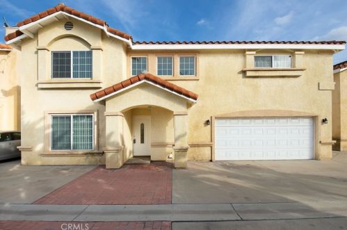 8739 Vans St, Paramount, CA 90723-4655