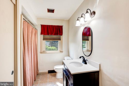 1992 Drexel Ave, Lancaster PA  17602-3365 exterior