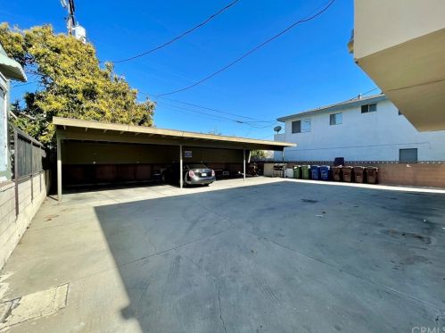 11950 Acacia Ave, Hawthorne CA  90250-3050 exterior