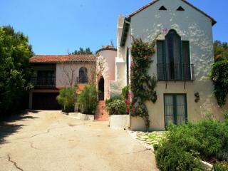 2194 Ponet Dr, Los Angeles CA  90068-3643 exterior