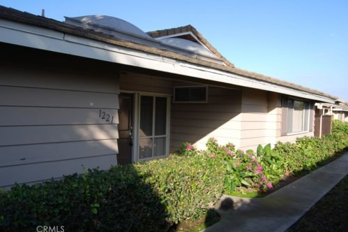 1221 1st St, Tustin, CA 92780-3816
