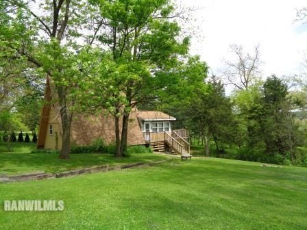 19 Galena Oaks Dr, Woodbine, IL 61028-9576