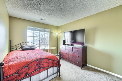 19312 58 Pl, Denver CO 80019-2027 exterior