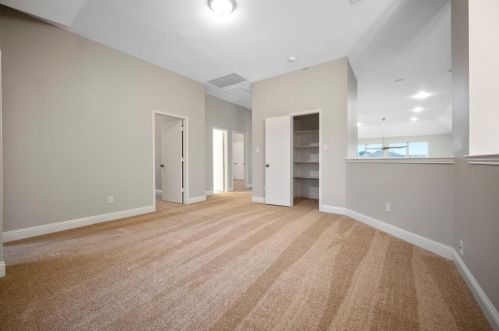 5600 Meadows Way, Fort Worth TX  76180-6315 exterior