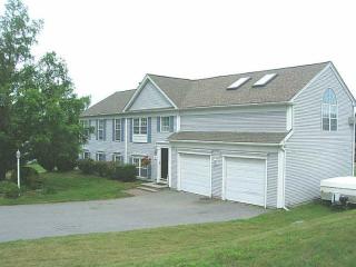 80 Carriage Trl, Middletown, RI 02842-7250