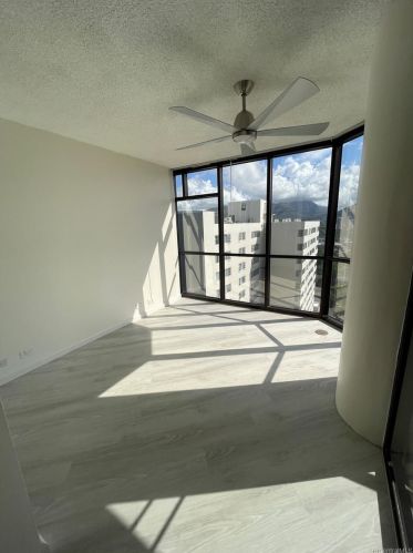 60 Beretania St, Honolulu HI  96817-4752 exterior