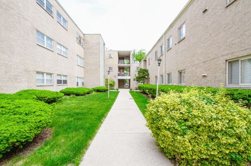 2444 111th St, Chicago IL  60655-1332 exterior