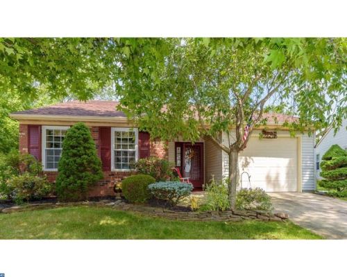 2 Pine Brook Ct, Columbus, NJ 08022-1054