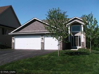 964 Hickory Curv, Minnetrista, MN 55388