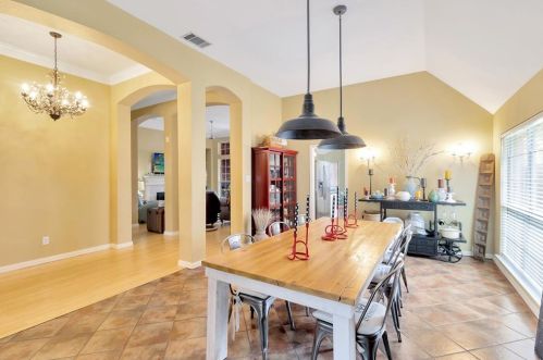 522 Thunderbrook Rd, Garland TX 75044-4956 exterior