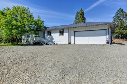 3723 Hartvickson Ln, Valley Springs, CA 95252-9538