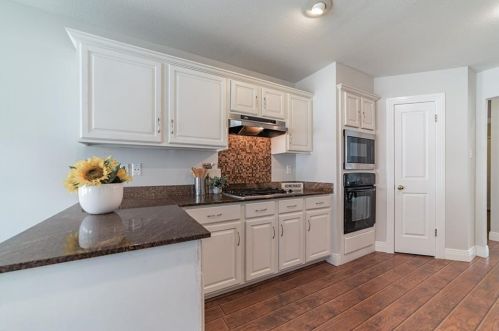 6868 Auckland Dr, Austin TX  78749-4139 exterior