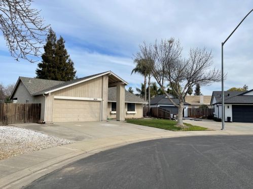 3829 Saguaro Cir, Modesto, CA 95355-3680