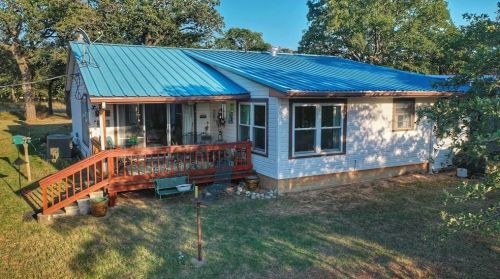 373 Nocona Dr, Nocona TX 76255-9272 exterior