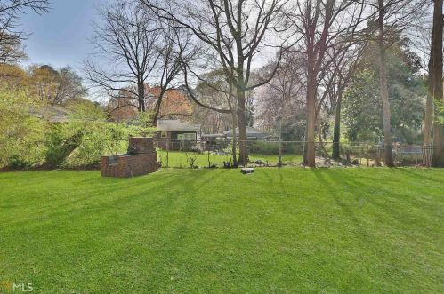 976 Pinehurst Dr, Smyrna GA  30080-4225 exterior