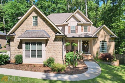 261 Chesterfield Rd, Bogart, GA 30622-1756