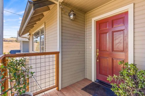 1215 Rose St, Crockett, CA 94525-1362