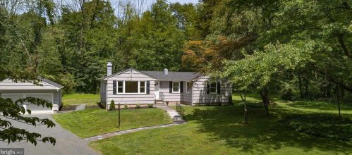 73 Bayberry Rd, Princeton NJ  08540-7418 exterior