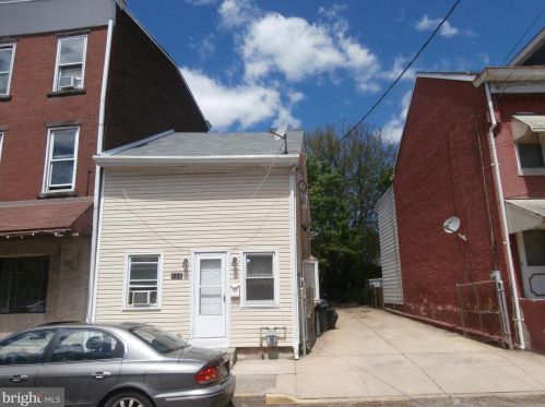 128 Tremont St, Trenton, NJ 08611-2428