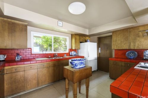 1660 Cielito Dr, Glendale CA  91207-1022 exterior