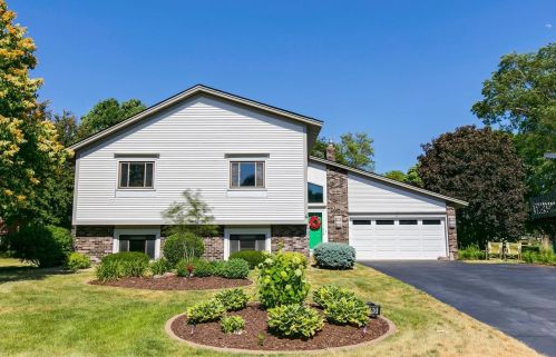 4660 Chandler Rd, Saint Paul MN  55126-6025 exterior