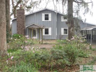 865 Lake Dr, Midway, GA 31320-3650