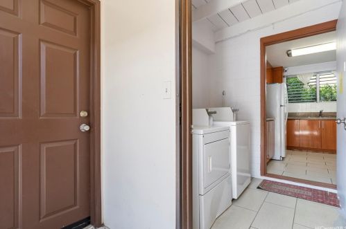 729 Ekela Ave, Honolulu HI 96816-1191 exterior