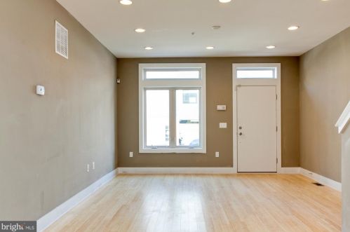 1525 5th St, Philadelphia PA  19147-6532 exterior