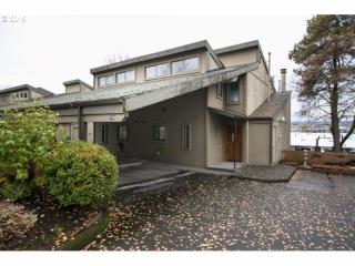 708 Tomahawk Island Dr, Portland OR  97217-7928 exterior