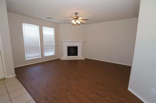 6407 Miranda Dr, Fort Worth TX  76131-1241 exterior