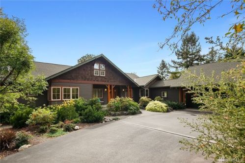 10013 165th St, Vashon, WA 98070-4125