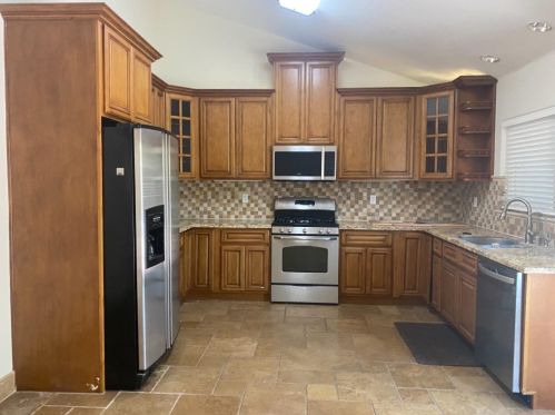 621 Blom Dr, San Jose, CA 95111-2704