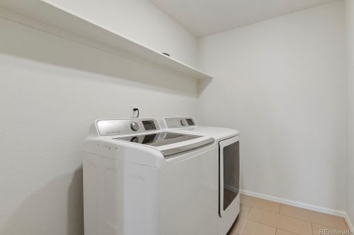 1075 Grand Baker Ct, Aurora CO  80018 exterior