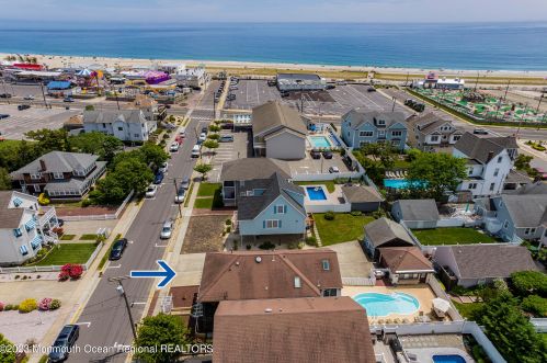 24 Trenton Ave, Point Pleasant Beach, NJ 08742-3252
