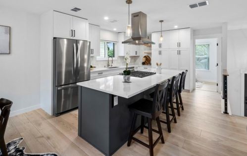 6517 Fair Vly Trl, Austin TX  78749-1250 exterior