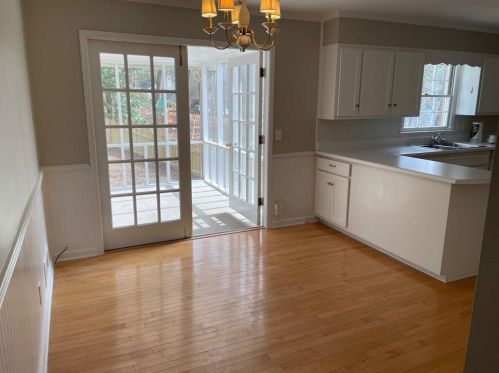 7195 Hunters Branch Dr, Atlanta GA  30328-1768 exterior