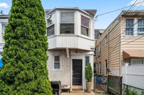 1130 Tilghman St, Allentown PA  18102-2253 exterior