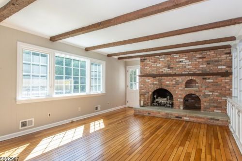 11 Sunrise Dr, Warren, NJ 07059-5034