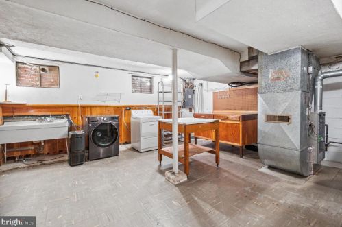 815 Davis Ave, Silver Spring MD 20912-6472 exterior