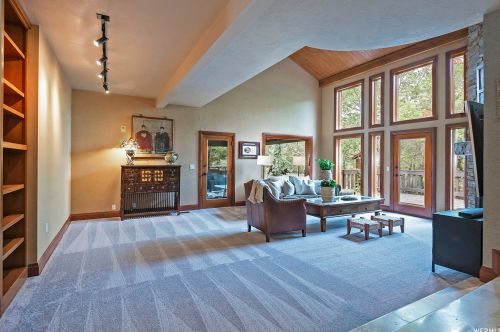 10188 Dimple Dell Ln, Sandy UT 84092-4505 exterior